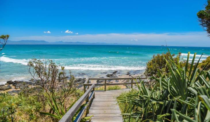 This 4km coastal trail in NSW is a spring favourite – with turquoise waters, whale watching and an iconic lighthouse