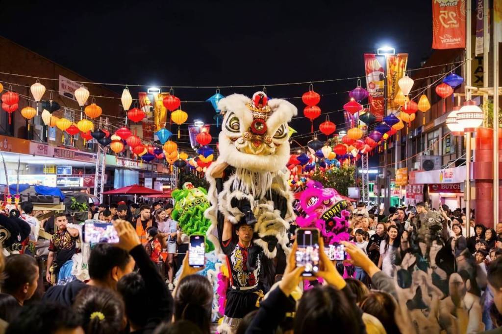 eat drink nights in sydney with a twilight market and moon festival party at wentworth point