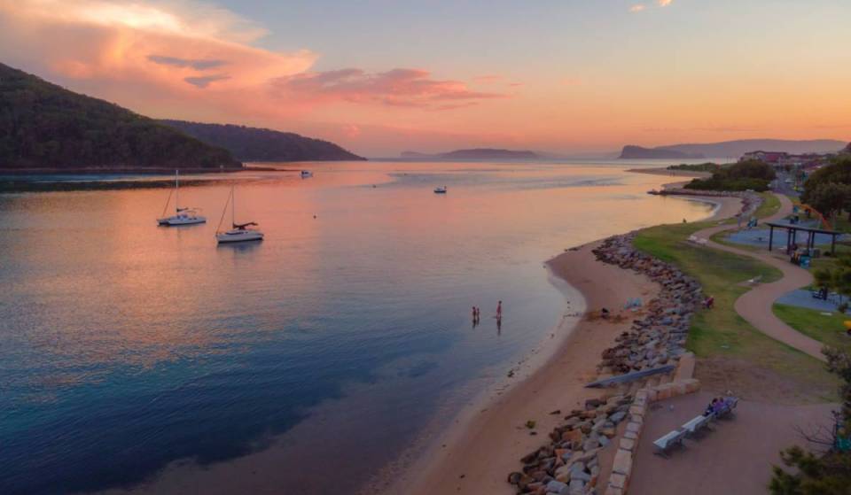 This stunning coastal town is just a 30-min scenic ferry ride from northern Sydney — with pristine beaches, national parks and an iconic art deco cinema