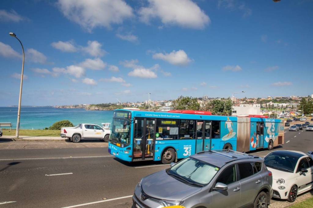 sydney 333 bus route, australia's busiest