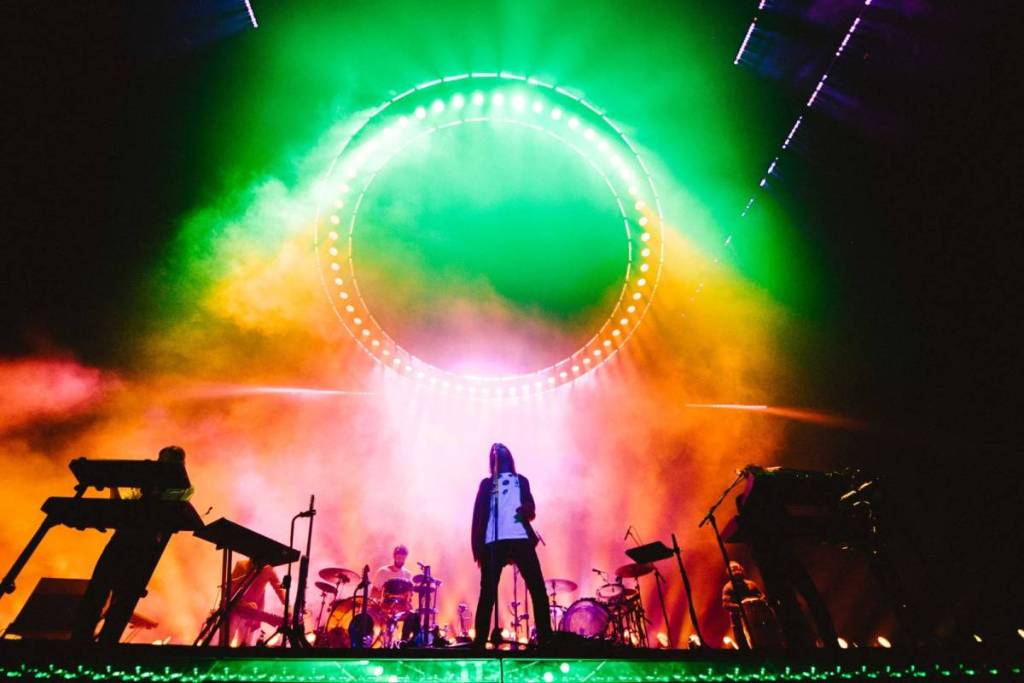 tame impala deadbeat tour in sydney, australia with a 22-song setlist