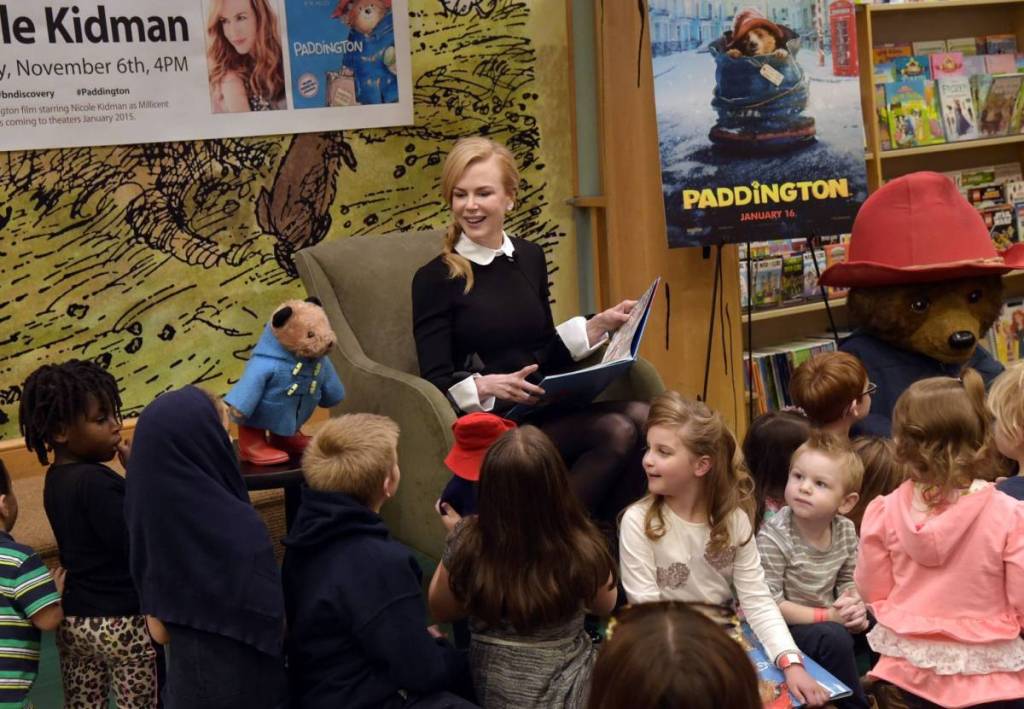 Australian actress nicole kidman reading Paddington to kids