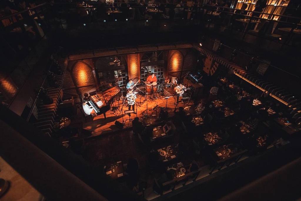 13 Bars &amp; Live Music Venues in Tokyo Where You Can Enjoy Live Performances