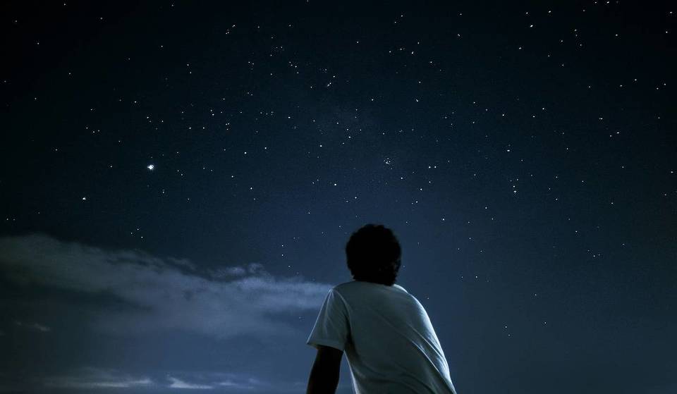 9月21日は「土星の衝」！東京で見るには？