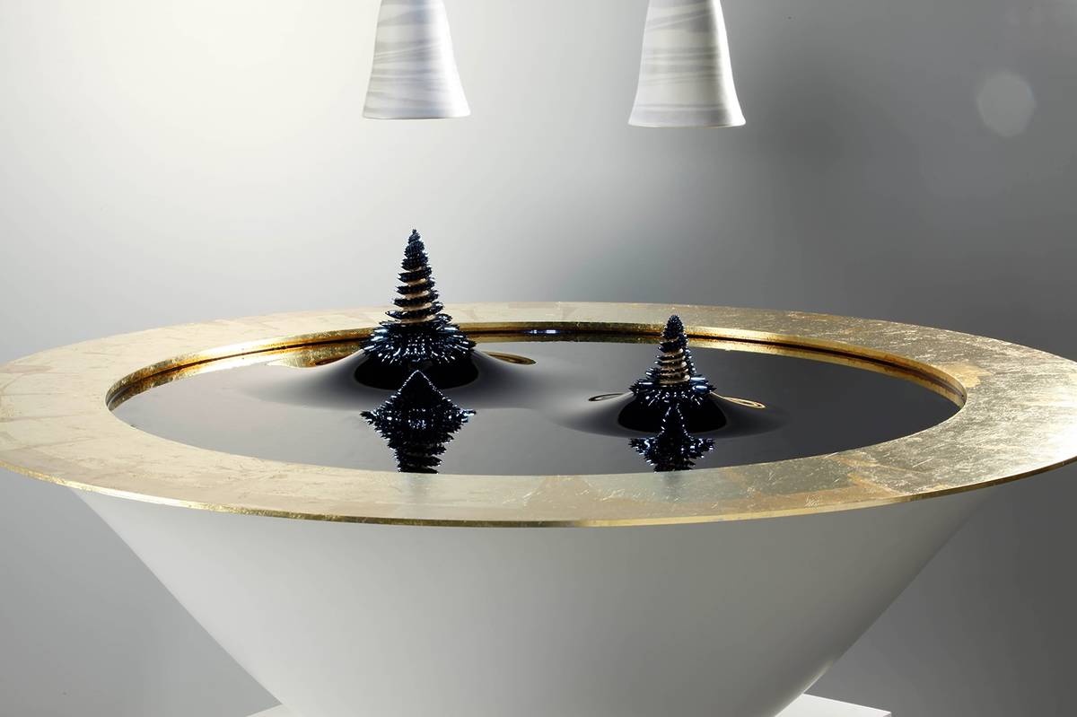 児玉幸子《モルフォタワー／二つの立てる渦》2010年