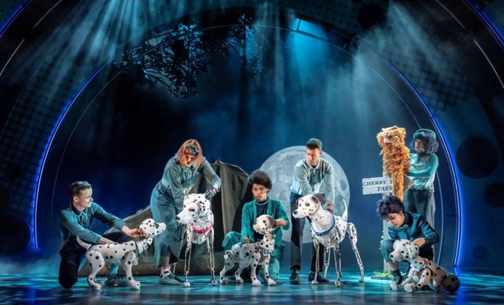 This fall’s must-see musical, *101 Dalmatians*, is coming to Japan for the first time!