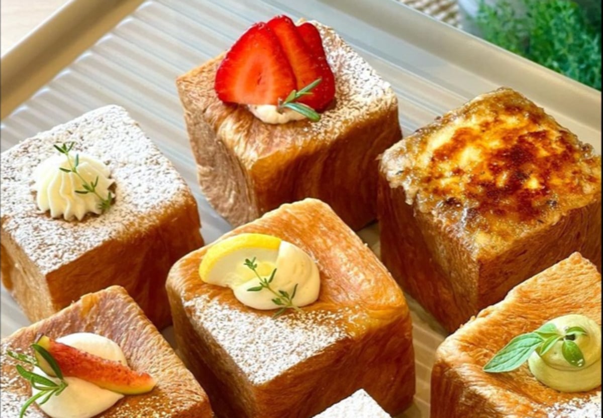 this-toronto-bakery-is-selling-cube-shaped-croissants-filled-with