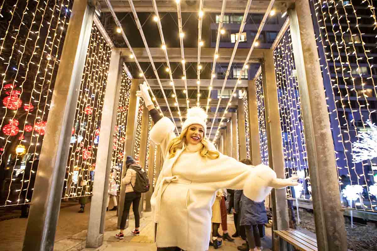 5 Places To See Christmas Lights In Toronto