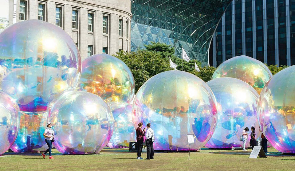 Gigantic Iridescent Bubbles Are Coming To Toronto Next Month