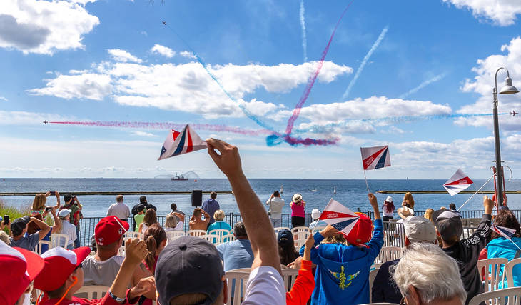 Le Salon aérien international du Canada revient survoler Toronto ce week-end de la Fête du Travail avec un adieu spécial aux Snowbirds