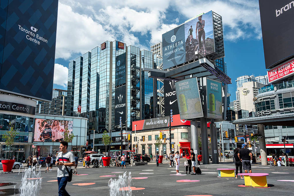 La place Yonge-Dundas, rebaptisée à Toronto, rouvre officiellement ses portes à l&rsquo;occasion d&rsquo;une grande fête gratuite