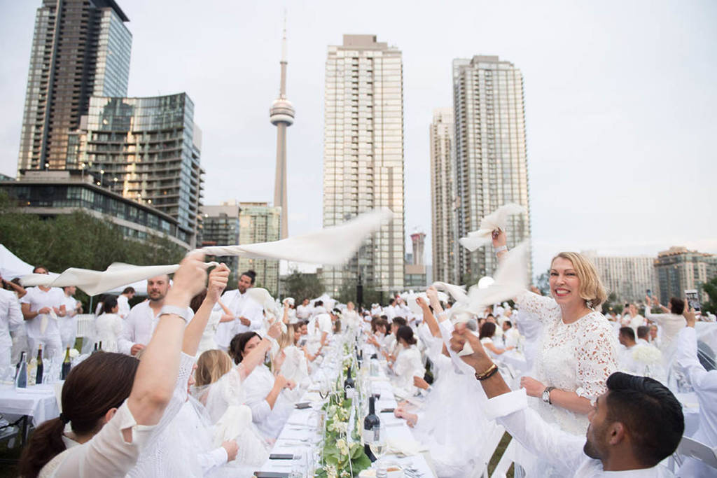 La soirée ultra chic « Diner En Blanc » ne reviendra pas à Toronto cet été
