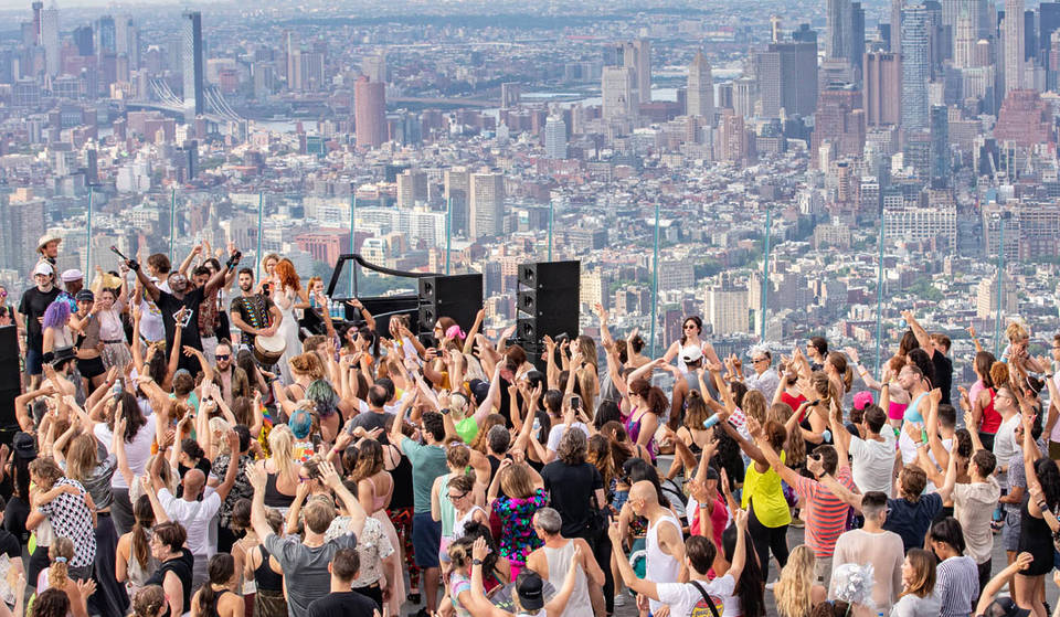 Un événement mondialement connu, Sunrise Sober Rave, est sur le point de s&#8217;emparer de la Tour CN de Toronto