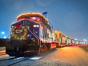 This Holiday Train Covered In Thousands Of Lights Is Bringing A Free Concert Directly To Toronto