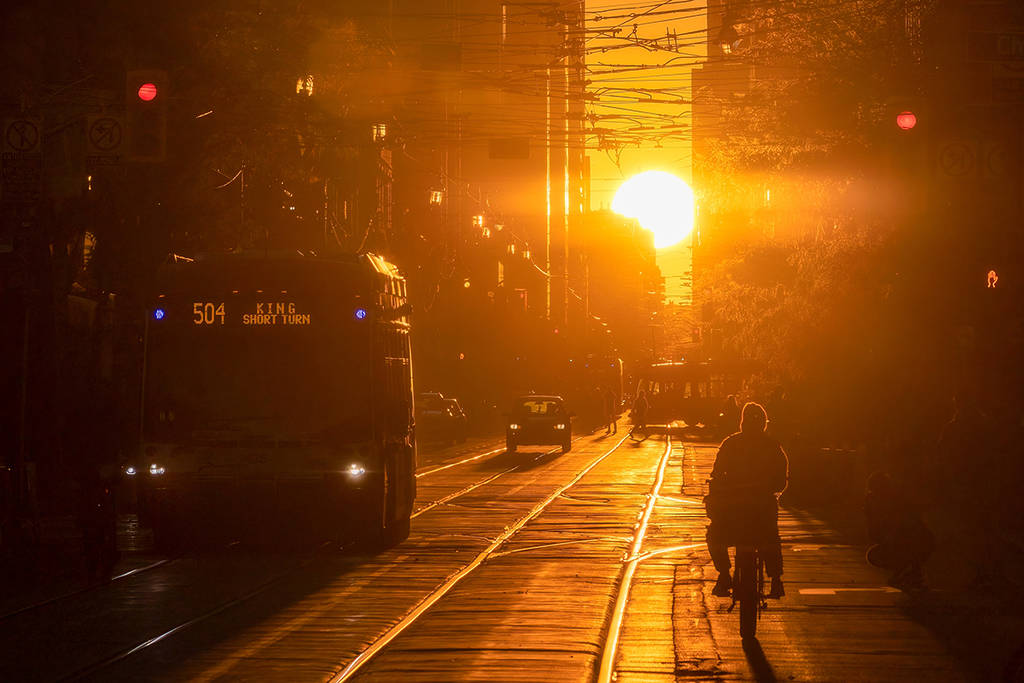 A Rare Sunset Is About To Align Perfectly With Toronto&#8217;s Skyscrapers &#8211; Here&#8217;s What ‘Torontohenge’ Is And How To Get The Best View
