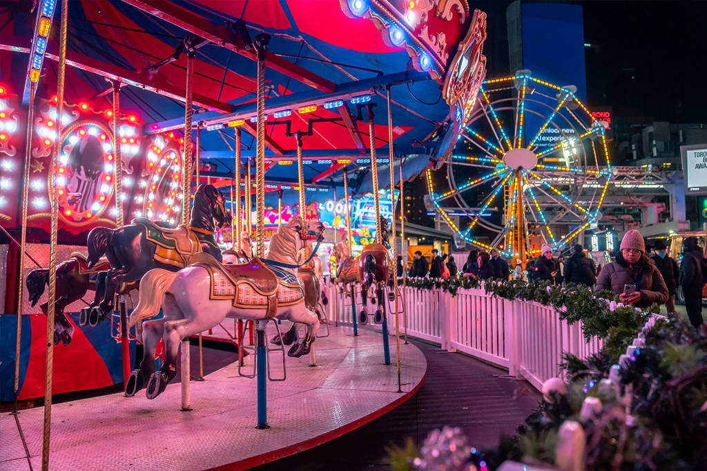 Toronto’s Biggest Free Winter Festival Returns This December With An Iconic 45-Foot Ferris Wheel