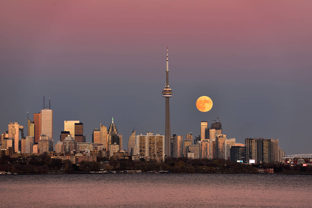 A Brilliant ‘Cold Supermoon’ Will Shine Over Canada This Week