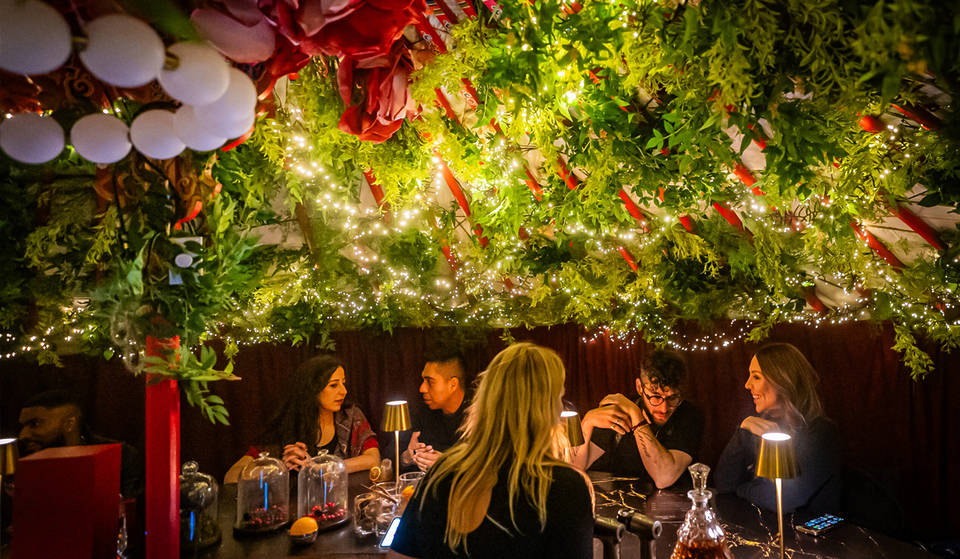 Les 10 bars à cocktails et pop-up de Noël incontournables de Toronto pour 2025