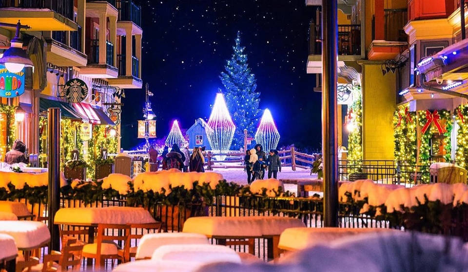 À seulement 90 minutes de Toronto, ce village d&rsquo;hiver resplendissant ressemble à une escapade pittoresque en Europe.