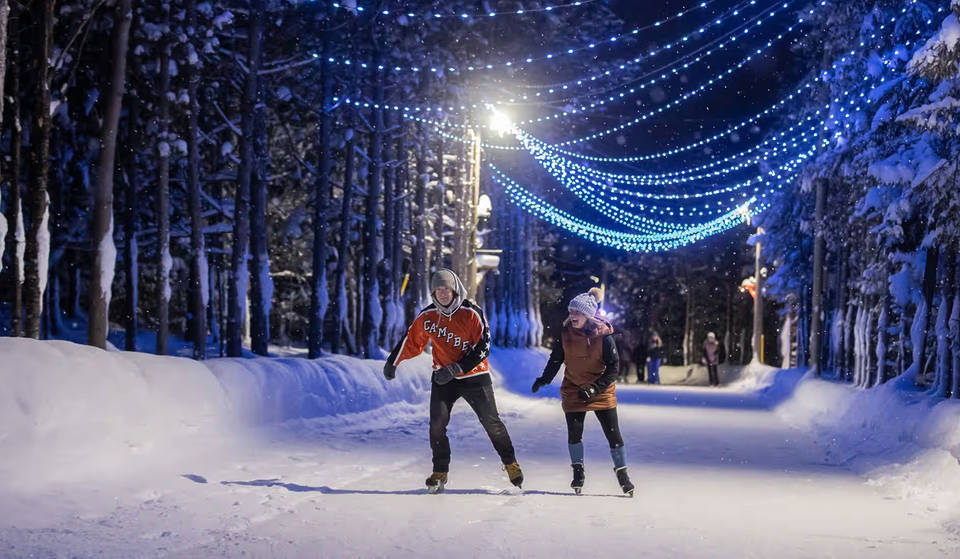 Just 2.5 Hours From Toronto, This Stunning Skating Trail At The Top Of A Mountain Feels Like A Winter Fairytale