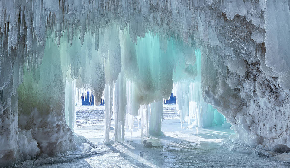 These Stunning Ice Caves In Northern Ontario Are A Once-In-A-Lifetime Winter Sight