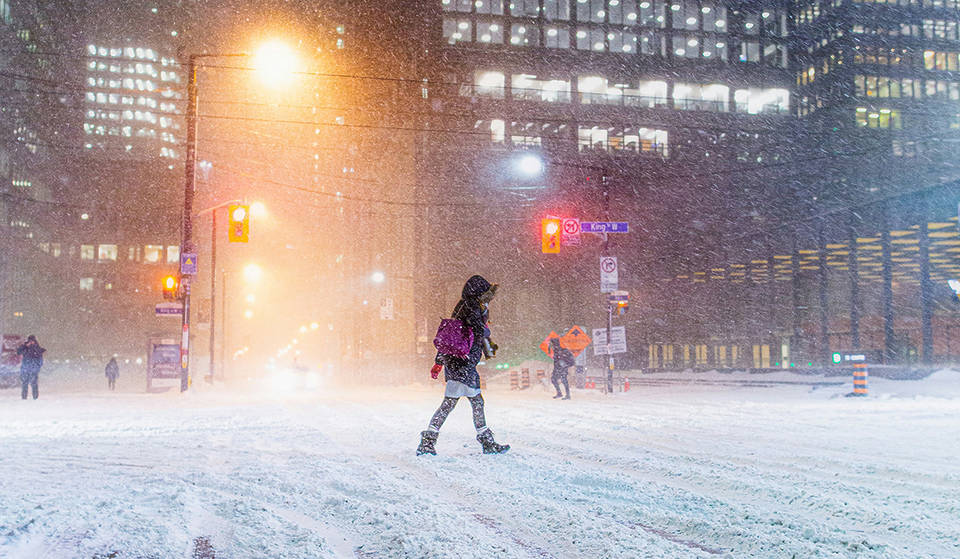 Encore plus de neige en route après une tempête record qui a laissé plus de 50 cm dans certaines parties de Toronto
