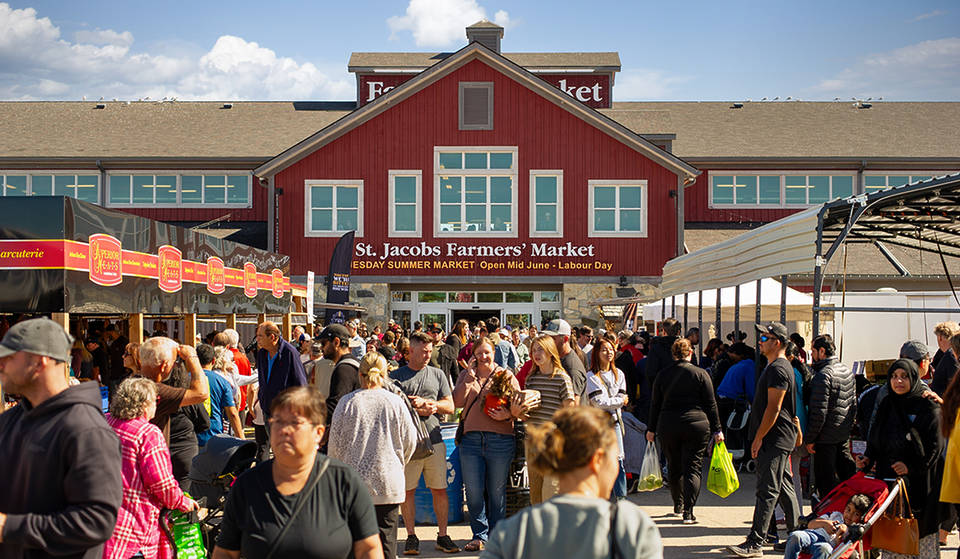 This Farmers Market 1.5 Hours From Toronto Is Known For Produce—But Its Flea Market Steals The Show