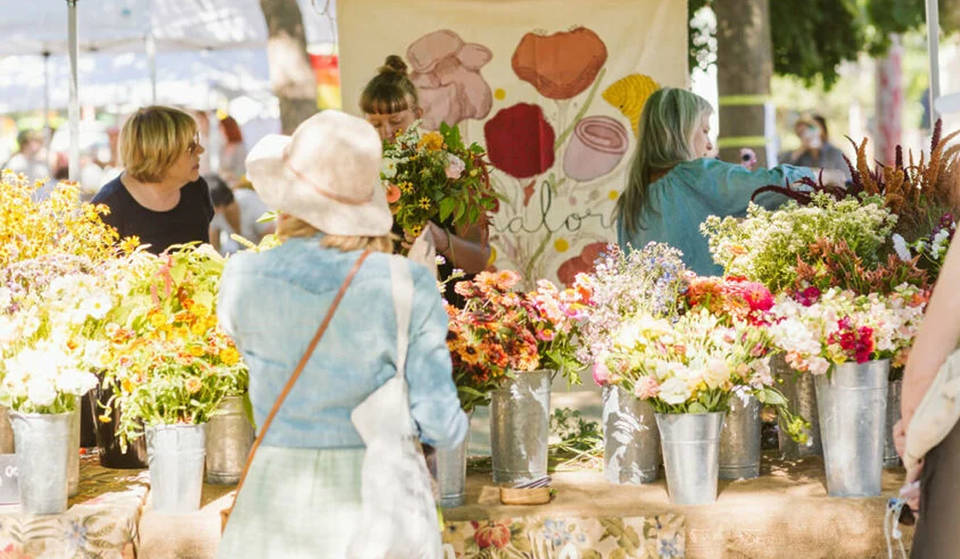 L&rsquo;immense marché aux fleurs mensuel en plein air de Toronto revient ce week-end — et l&rsquo;entrée est gratuite