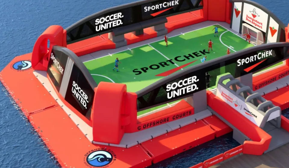 Le tout premier terrain de foot flottant du Canada arrive sur les rives de Toronto — et l&rsquo;accès sera entièrement gratuit