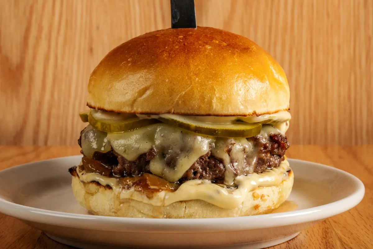 Only one Canadian restaurant made the world’s best burger list—and it ...