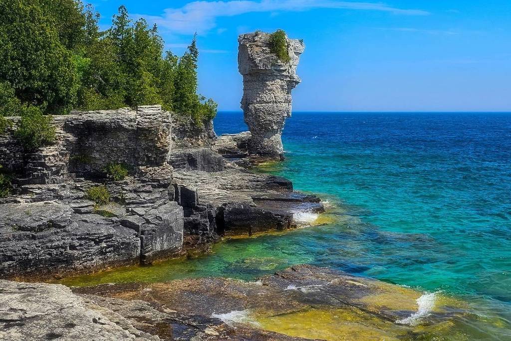 L&rsquo;une des îles les plus spectaculaires de l&rsquo;Ontario abrite d&rsquo;anciennes grottes marines et des épaves historiques
