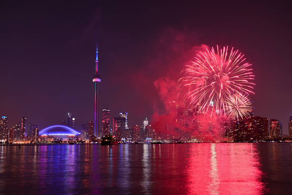Où regarder gratuitement les feux d’artifice de la Fête du Canada à Toronto ce 1er juillet