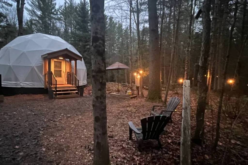 These dreamy stargazing domes in Muskoka are just a few hours from Toronto and let you sleep beneath the stars