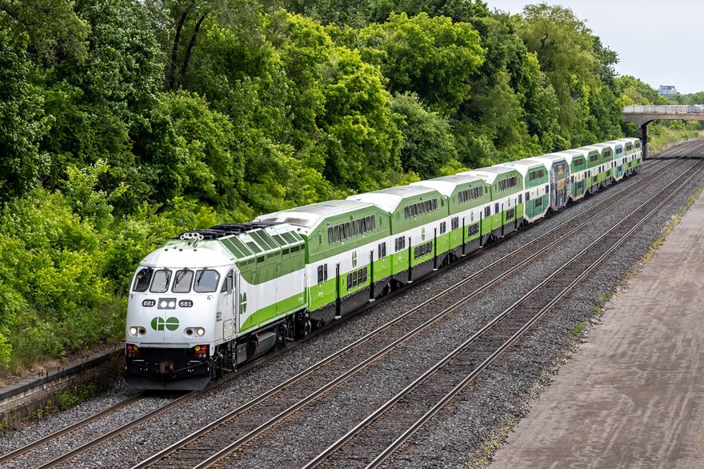 Toronto vient de lancer un nouveau service permanent de trains GO, 7 jours sur 7, vers la « Festival City » de l’Ontario