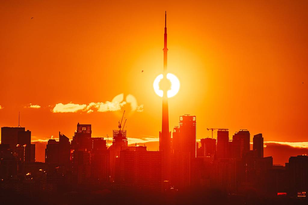 Environment Canada has issued a heat warning for Toronto as the humidex could reach 46 degrees this week