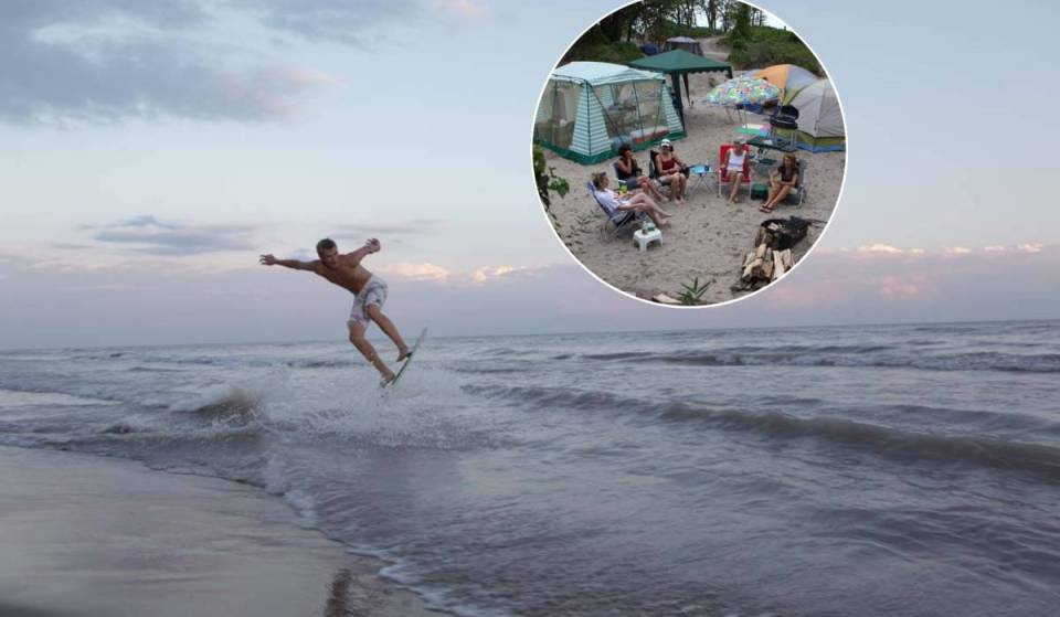 Ce camping en bord de plage aux eaux chaudes, situé à 2 h 30 de Toronto, se trouve sur une langue de sable de 40 kilomètres