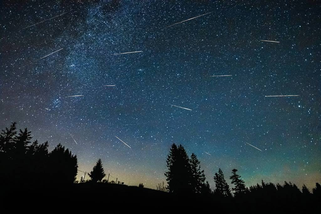 La spectaculaire pluie d’étoiles filantes des Perséides en Ontario atteindra son apogée ce soir, avec jusqu’à 100 étoiles filantes par heure