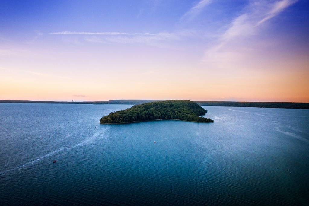 Entourée d’eaux cristallines, l’Ontario abrite la plus grande île du monde située dans un lac, sur une île elle-même située dans un lac
