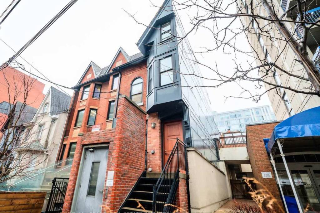 This bizarre Toronto house looks like it was cut in half — and there’s a wild story behind it