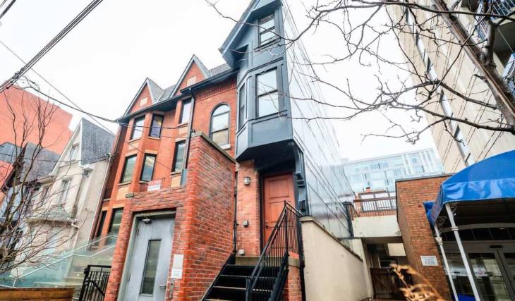 This bizarre Toronto house looks like it was cut in half — and there’s a wild story behind it