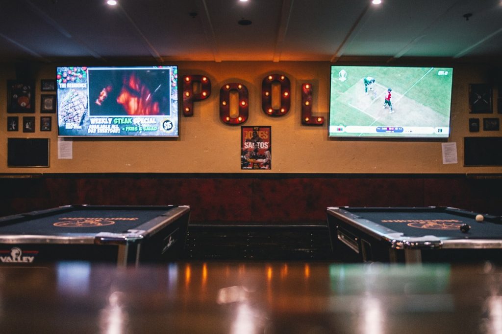 7 Seriously Cheap Bars In Wellington To Go On A Budget