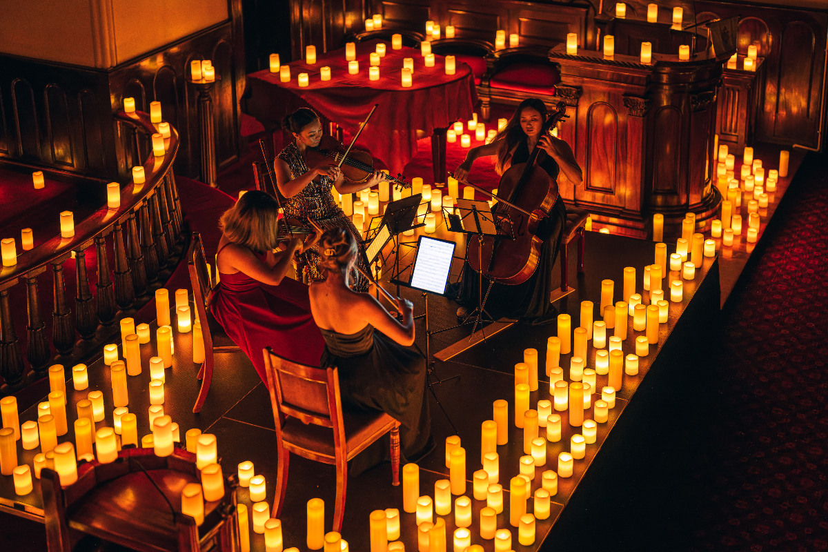 Magische CandlelightKonzerte finden im Weisser Wind Theatersaal statt