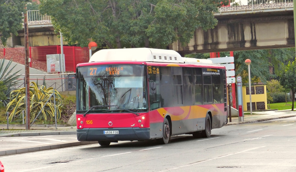 Nueva línea exprés de Tussam une Sevilla Este y Prado