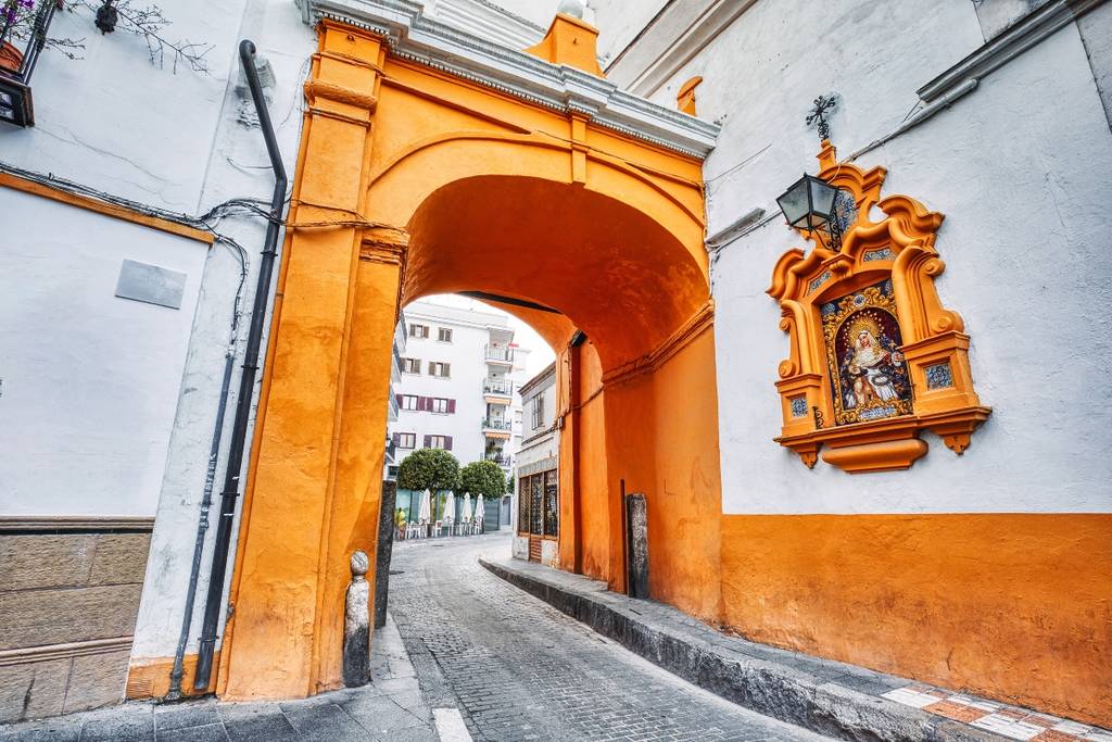 Arco del Postigo junto a calle Arfe