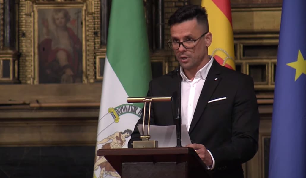 El rapero Haze recibe el premio al mejor expediente académico por la Universidad de Sevilla