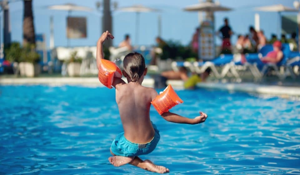 Así abrirán las piscinas en Sevilla este verano