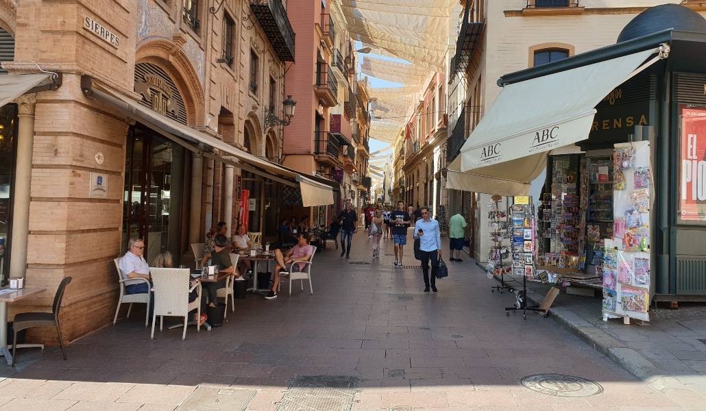 El Gobierno cambiará los horarios de salida por el calor