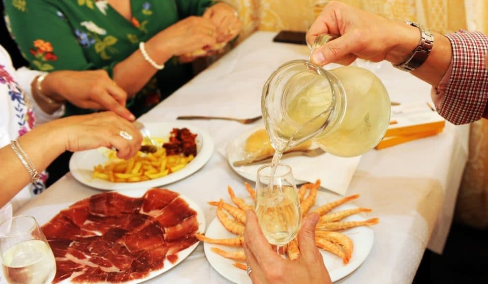 El rebujito es «la mejor bebida veraniega de todos los tiempos», según The New York Times