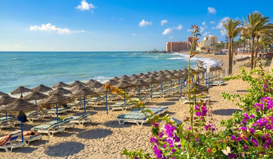 21 playas andaluzas cerraron ayer por superar el aforo permitido