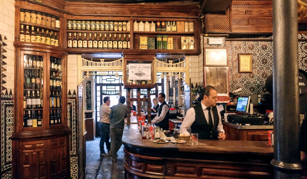 5 curiosidades de El Rinconcillo, el bar con más historia de Sevilla